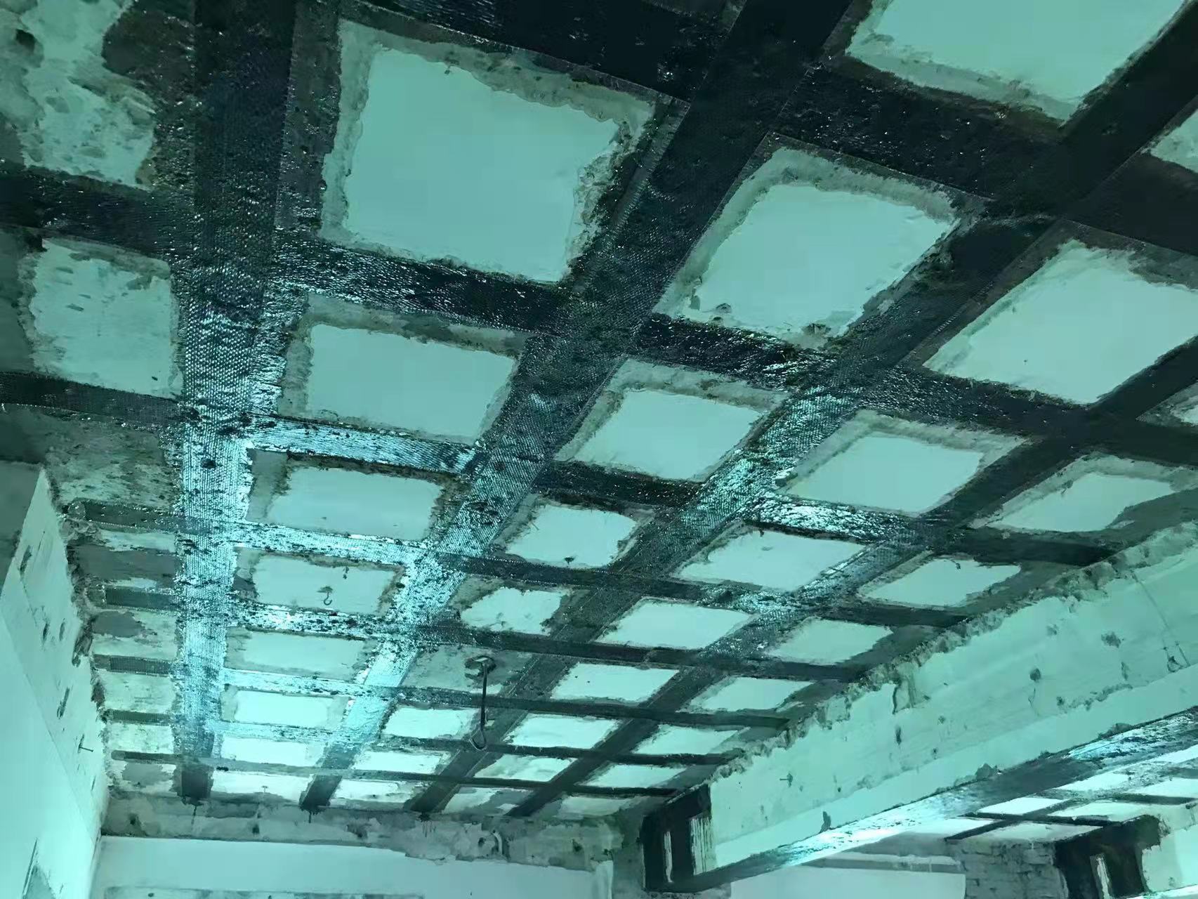 运粮湖管理区粘碳纤维布施工工艺